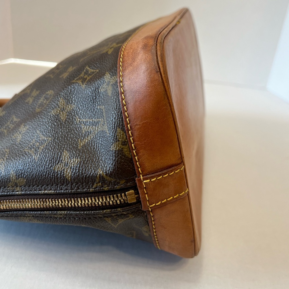 Louis Vuitton Monogram Alma - Picture 6 of 16